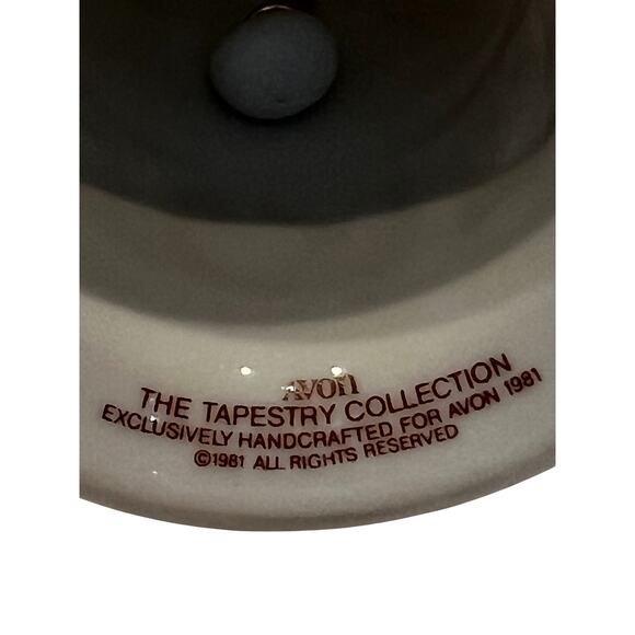 VTG Avon The Tapestry Collection Porcelain Bird Bell 1981 - Picture 3 of 3